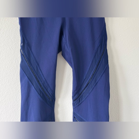 Lululemon women’s High Times Pant *Metta
Hero Blue size 4 - Picture 6 of 13